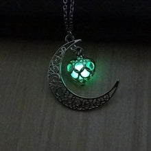 Load image into Gallery viewer, Hollow Moon &amp; Heart Choker