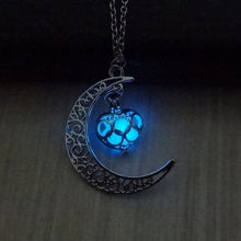 Load image into Gallery viewer, Hollow Moon &amp; Heart Choker