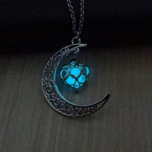 Load image into Gallery viewer, Hollow Moon &amp; Heart Choker